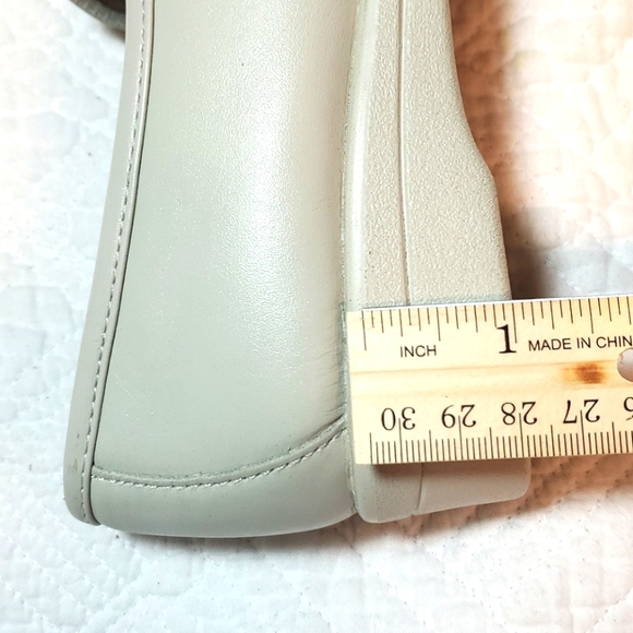 SOFTSPOTS MOCCASIN  LEATHER UPPER SIZE 5 1/2 - Picture 5 of 16